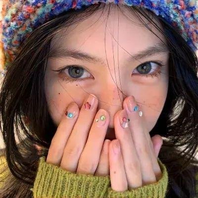 海边小镇四人间的情感共鸣